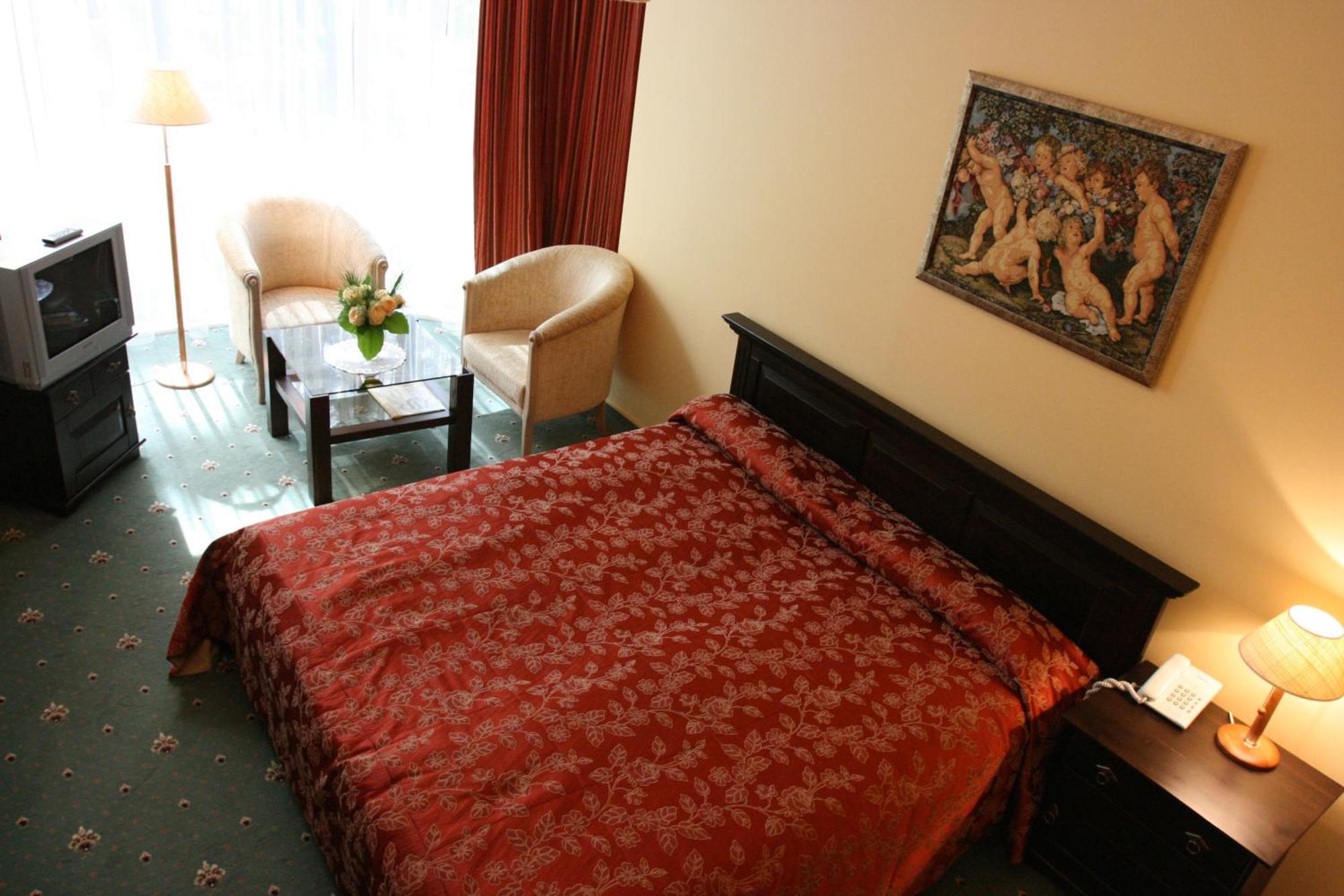 בריסטונאס Hotel Sonata מראה חיצוני תמונה