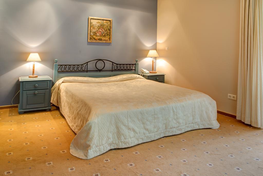 בריסטונאס Hotel Sonata מראה חיצוני תמונה