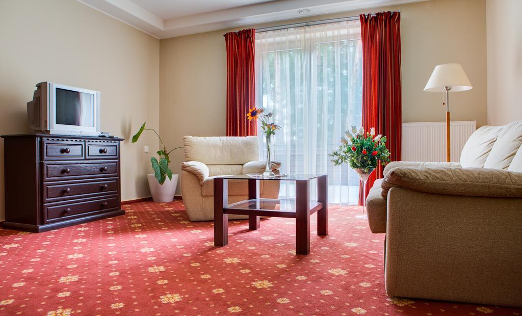 בריסטונאס Hotel Sonata מראה חיצוני תמונה