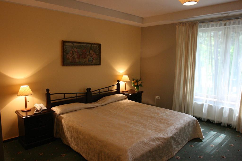 בריסטונאס Hotel Sonata מראה חיצוני תמונה